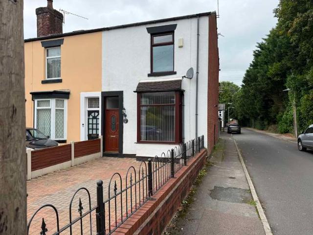 Cottage for rent in Astley Bridge, Bolton