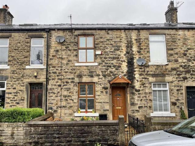 Cottage for sale in Charlesworth, East Midlands