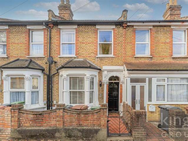 Cottage for sale in Hale End, Greater London