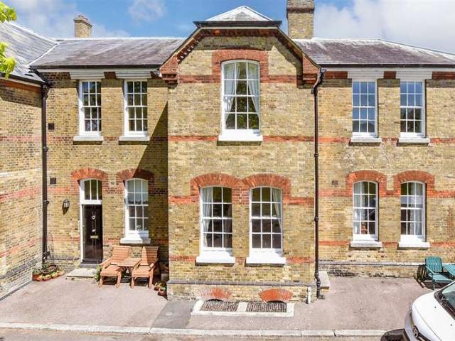 Cottage for sale in Lower Walmer, Ash