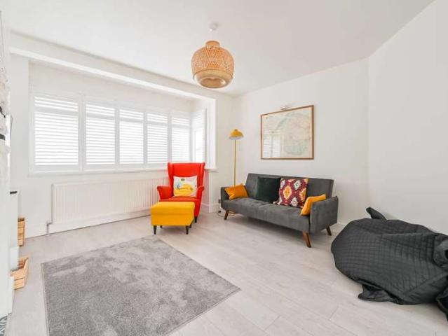 Terraced House for rent in Walthamstow, Leyton