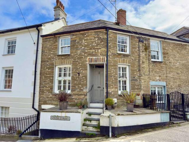 Cottage for sale in Padstow, Cornwall