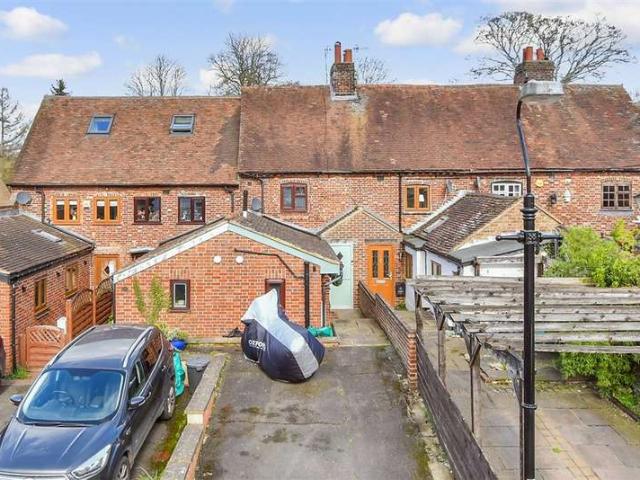 Cottage for sale in The Butts, Kent