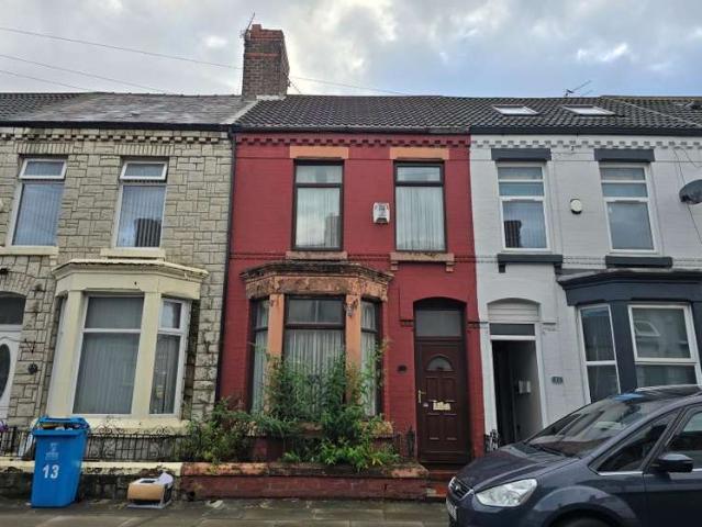 Cottage for sale in Elm Park, Calderstones