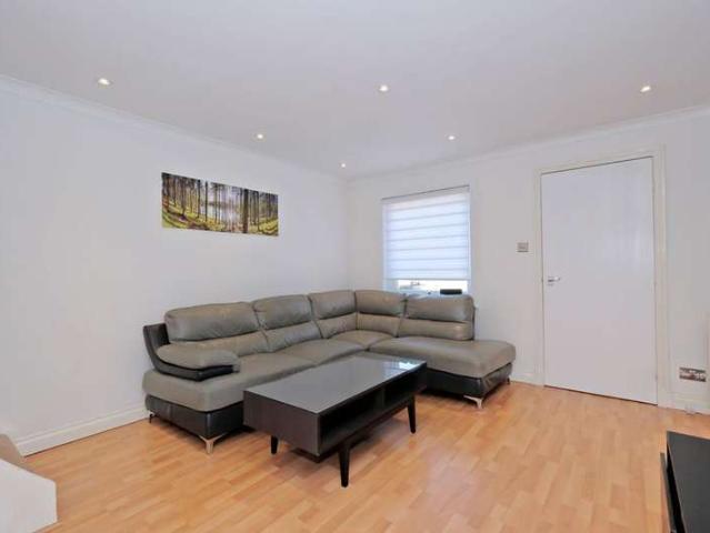 Cottage for rent in Cove Bay, Ballindoch