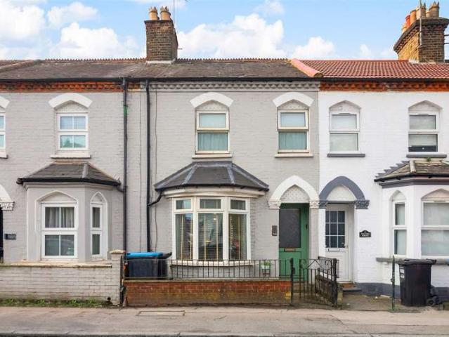 Cottage for sale in London Borough of Croydon, Hillview