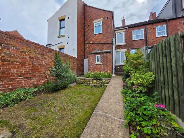 Cottage for sale in Wintersett, Ryhill
