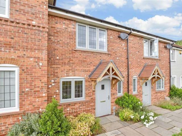 Cottage for sale in Fole, Surrey