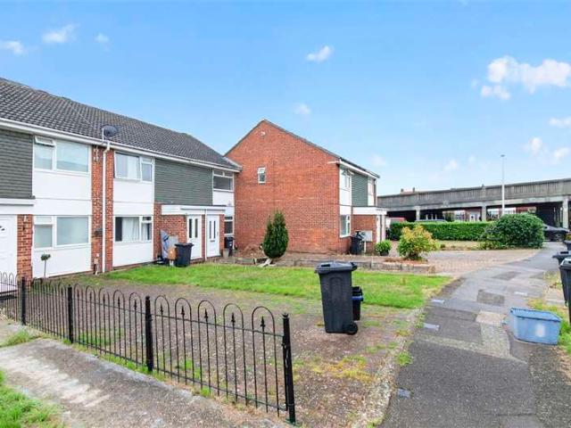 Cottage for sale in London Borough of Redbridge, Greater London