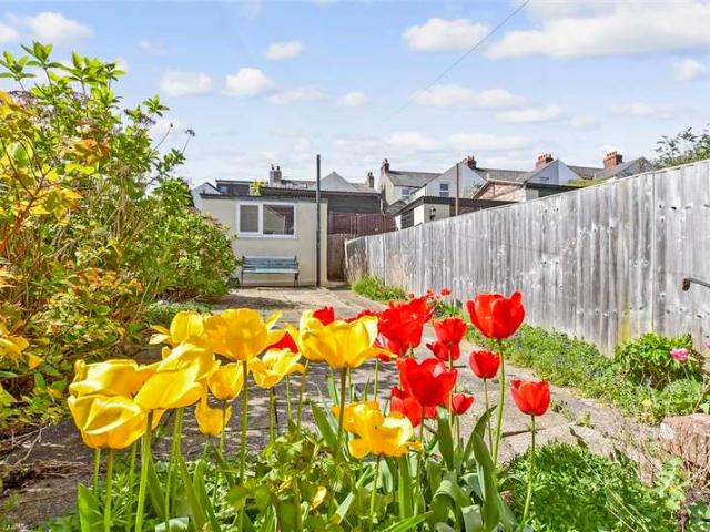 Cottage for sale in Elms Vale, Ash