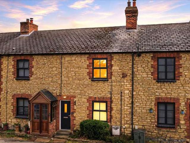 Cottage for sale in Cosgrove