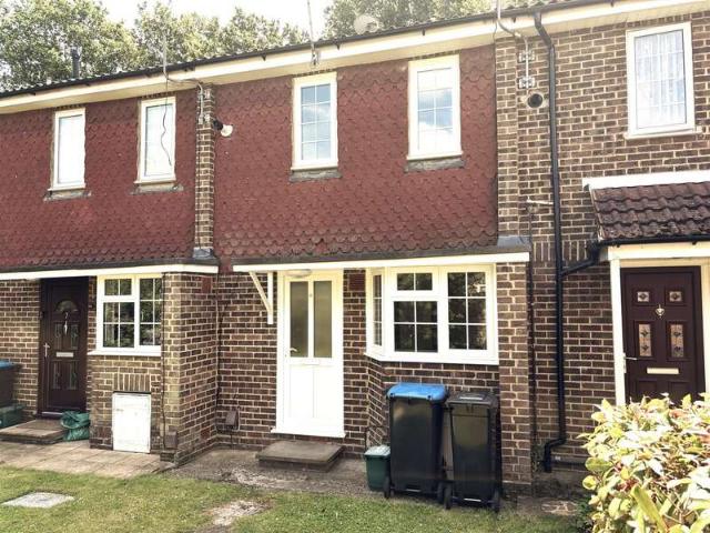 Cottage for sale in Oxted, Hillview