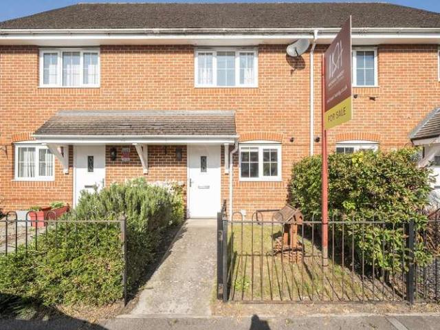 Cottage for sale in Little Sandhurst