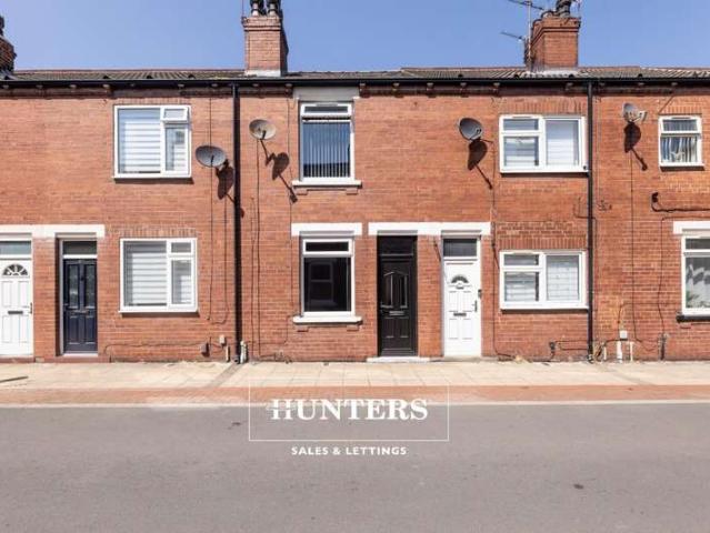 Cottage for sale in Glasshoughton, Castleford