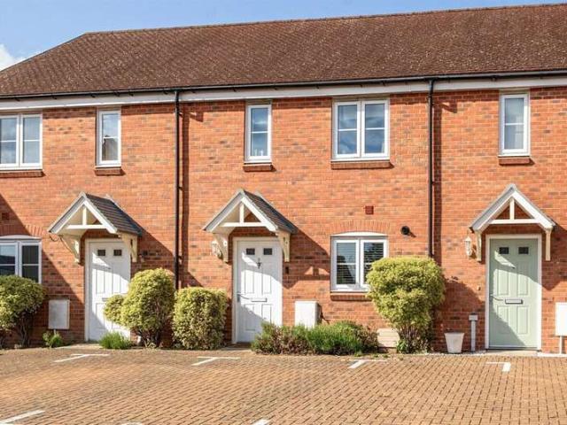Cottage for sale in Amesbury