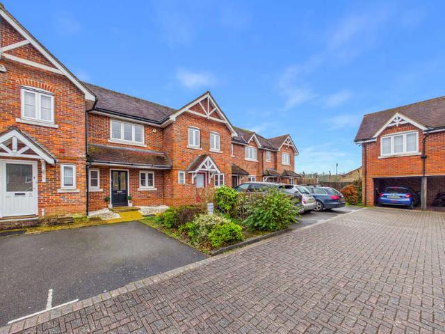 Cottage for sale in Saunderton, Buckinghamshire