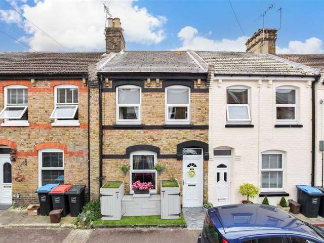 Cottage for sale in Cliftonville West, Acol