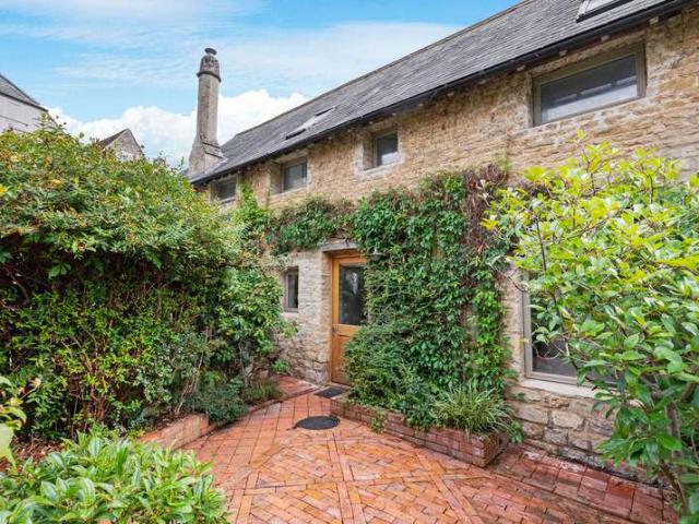 Cottage for sale in Oundle, North Northamptonshire