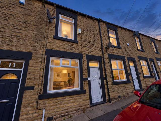 Cottage for sale in Gilroyd, Barnsley