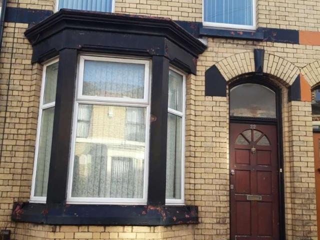 Cottage for sale in Calderstones