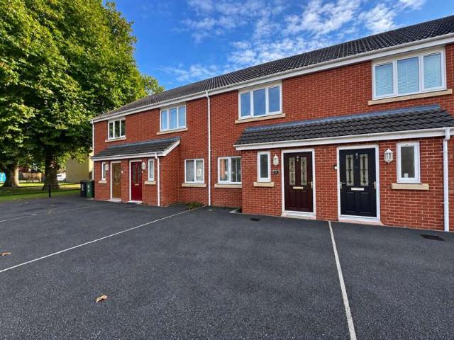Cottage for sale in Magdalen Estate, Great Yarmouth