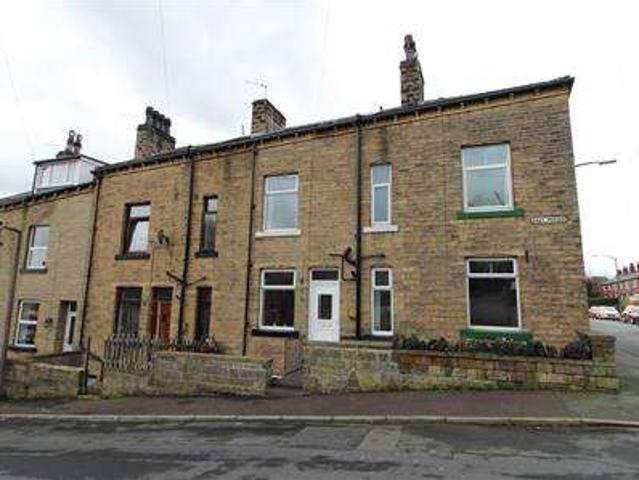 Terraced House for rent in Sowerby Bridge, Willowfield