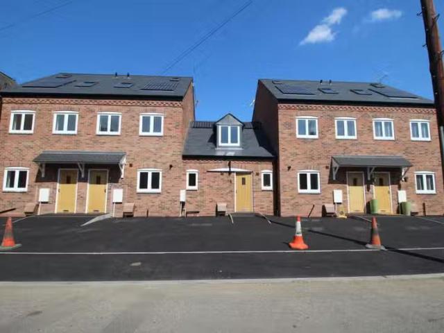 House for rent in Brookfoot, Brighouse