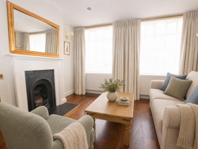 Cottage for rent in Cat Hill