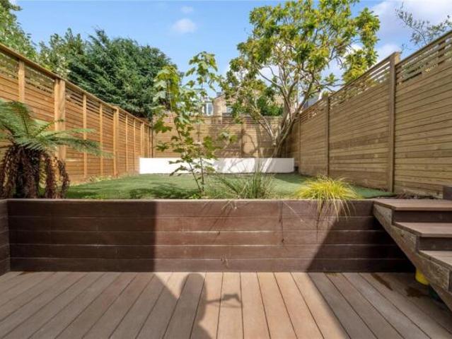 Cottage for rent in Wandsworth, Greater London