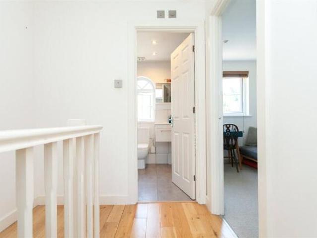 Cottage for rent in South Hackney, Greater London