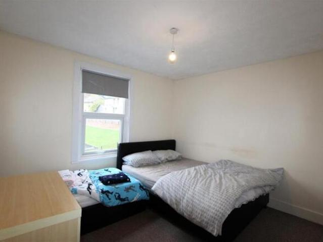 Cottage for rent in Luton, Chatham