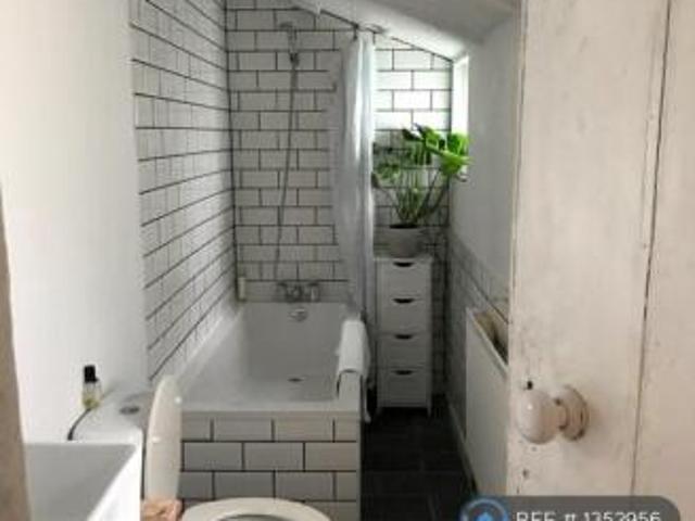 Cottage for rent in Brighton & Hove