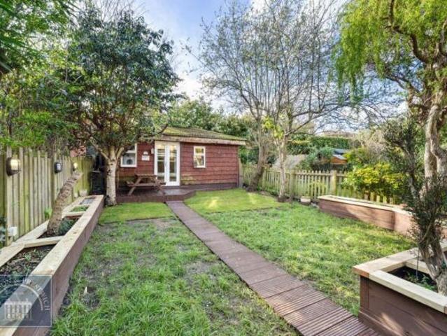 Cottage for rent in Wanstead, Greater London