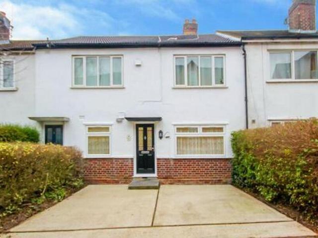 House for rent in Navestock Side, Essex