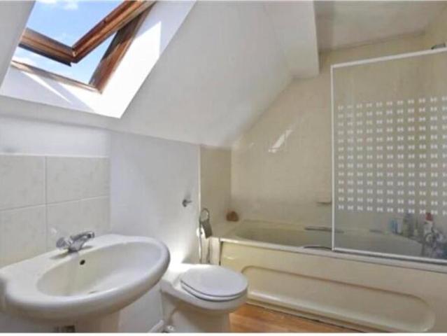 Cottage for rent in Cat Hill