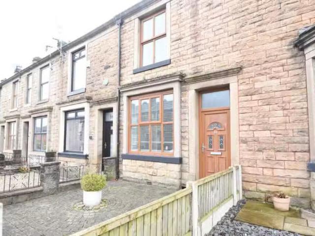 House for rent in Kirklees, Bury