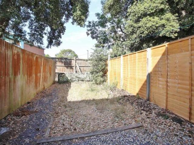 Cottage for rent in Isleworth, Greater London