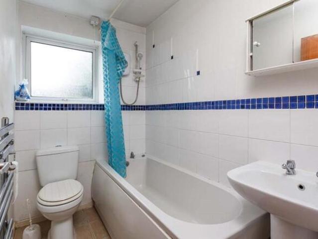 Cottage for rent in Monks Orchard, Kent
