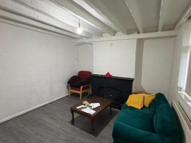 Cottage for rent in Fallings Park, Wednesfield