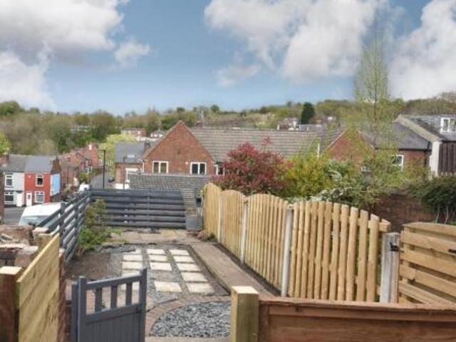 Cottage for rent in Woodseats, South Yorkshire