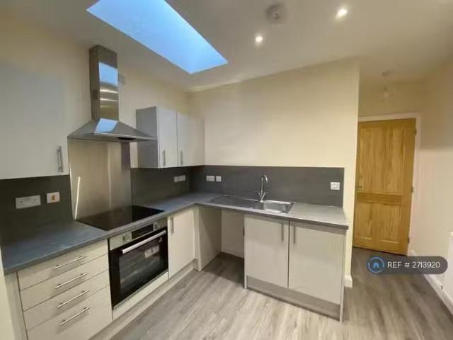 House for rent in Llanferres, Wales