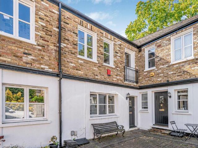 Cottage for rent in Finsbury Park, Islington