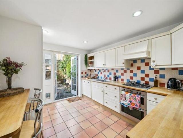Cottage for rent in Deepcut, Surrey