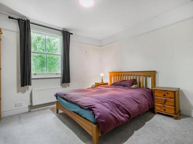 Cottage for rent in Twickenham, Greater London
