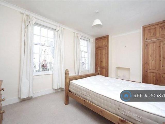 Cottage for rent in Cat Hill, England