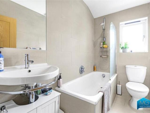 Cottage for rent in East Finchley, Greater London
