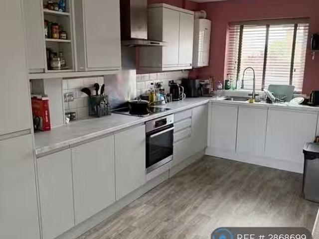House for rent in Kingswood, School House