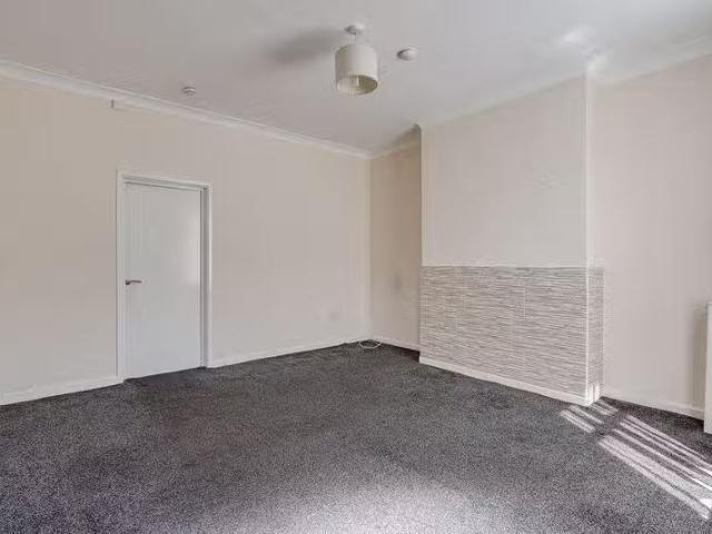 House for rent in Calderstones