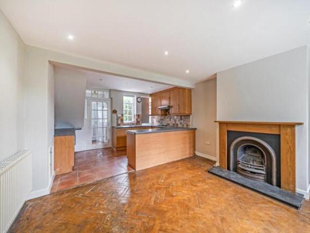 Cottage for rent in Cat Hill