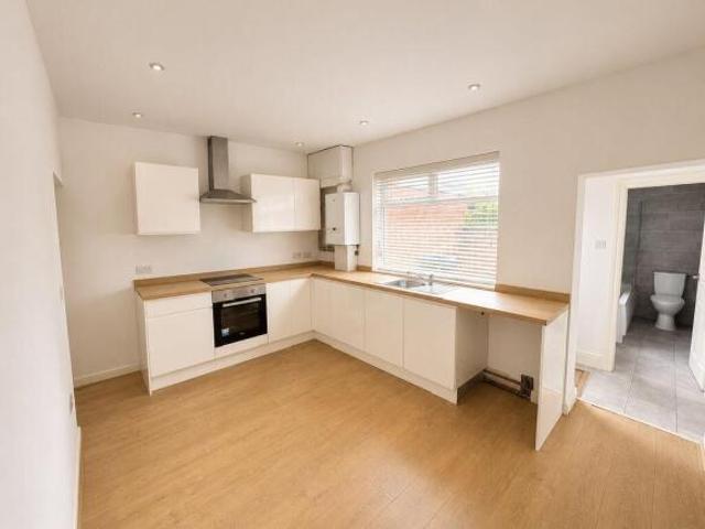 Cottage for rent in Reddish, Greater Manchester